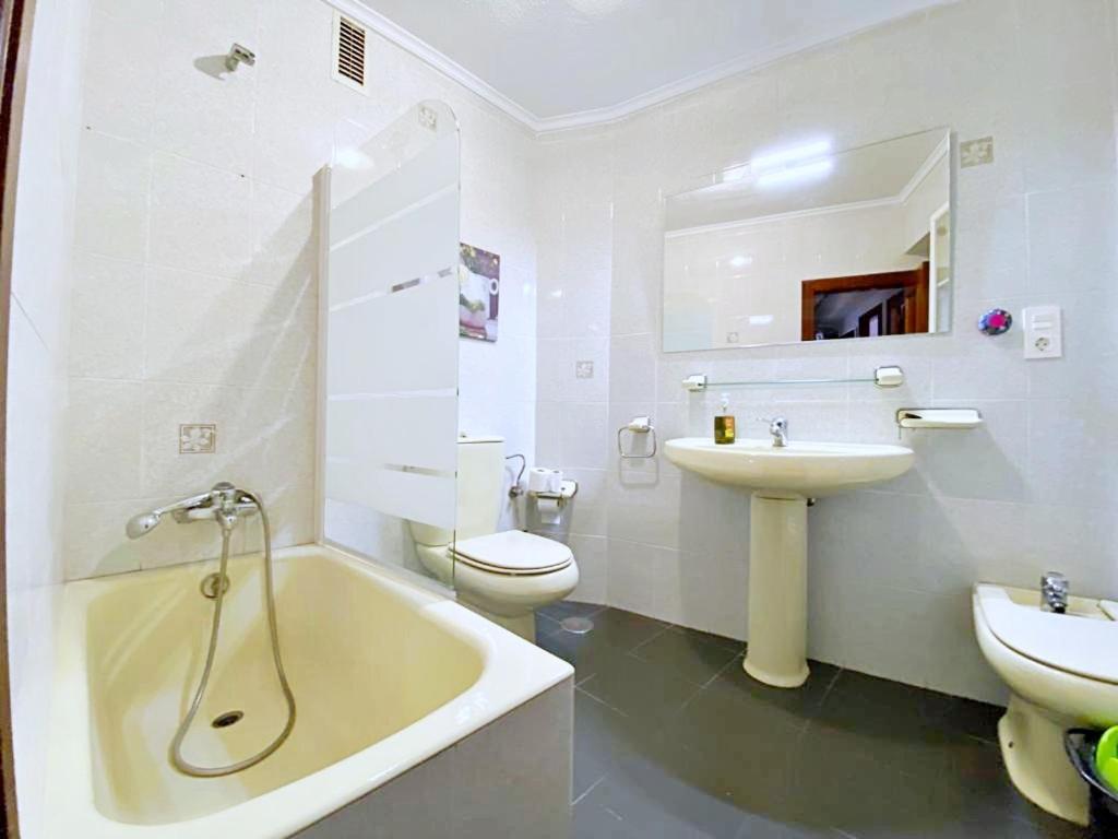 Apartamentos Milan 1 Wifi Y Parking Gratuito Oviédo Exterior foto