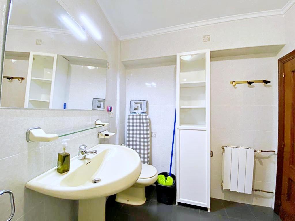 Apartamentos Milan 1 Wifi Y Parking Gratuito Oviédo Exterior foto