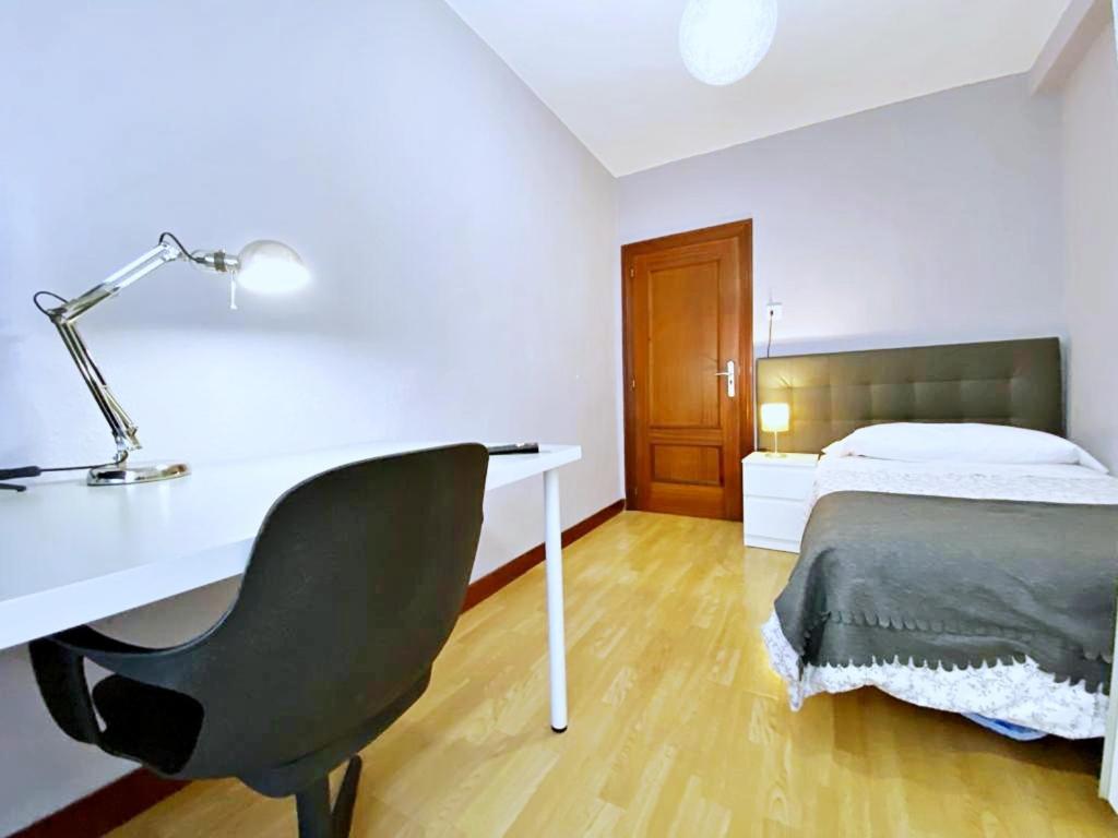 Apartamentos Milan 1 Wifi Y Parking Gratuito Oviédo Exterior foto