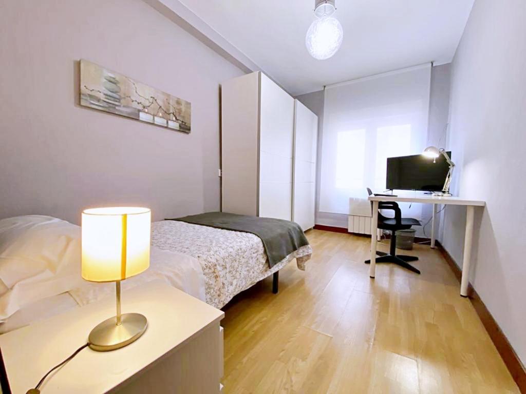 Apartamentos Milan 1 Wifi Y Parking Gratuito Oviédo Exterior foto