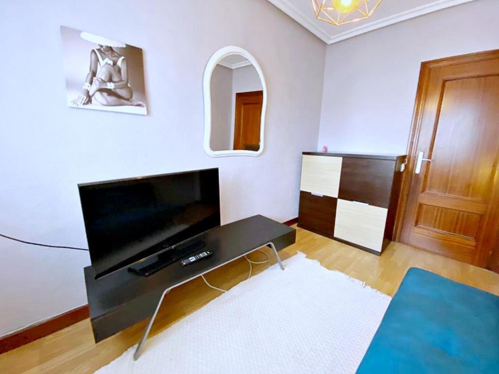 Apartamentos Milan 1 Wifi Y Parking Gratuito Oviédo Exterior foto